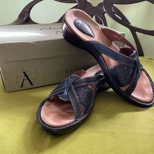 Clarks blue firefly sandal